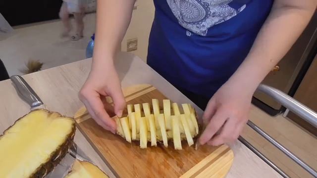 Как я режу ананас смотреть онлайн