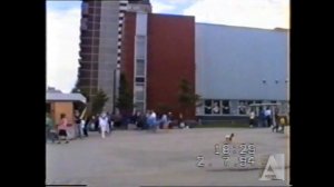 Екатеринбург. 1994 г. Самый первый ТЦ "Кировский", район ЖБИ.