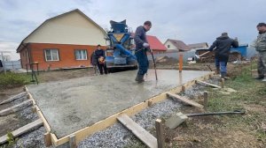 Строим баню, заливаем фундаментную плиту.