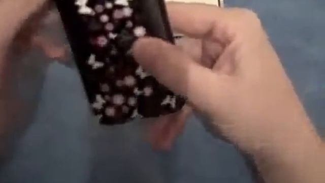 Нанесение виниловой наклейки на iPhone.flv смотреть онлайн