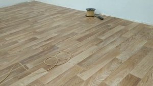 Горячая сварка линолеума. Работа с напарником.