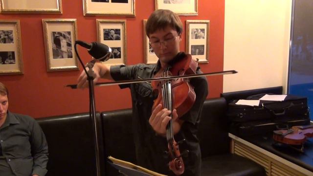 Юрий Воропаев соло Бах Два менуэта смотреть онлайн