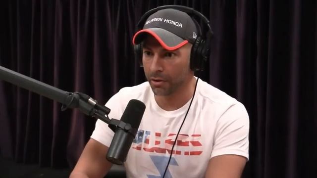 Joe Rogan on Shark Attacks смотреть онлайн