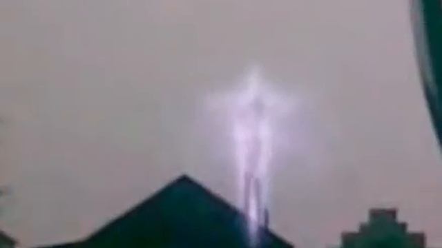 Свечение образа Иисуса Христа в Ельце в 2007 г смотреть онлайн