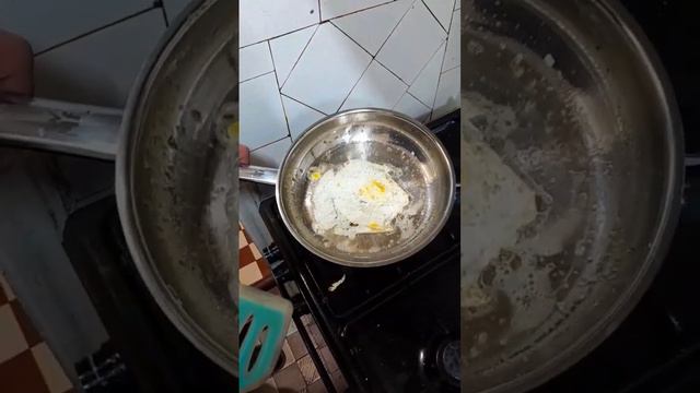 Нержавеющая сковорода WMF Profi. Жарим яйцо и ничего не прилипает. смотреть онлайн