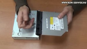Как открыть оптический DVD привод при помощи скрепки.