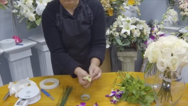 Как сделать свадебный букет из роз и орхидей