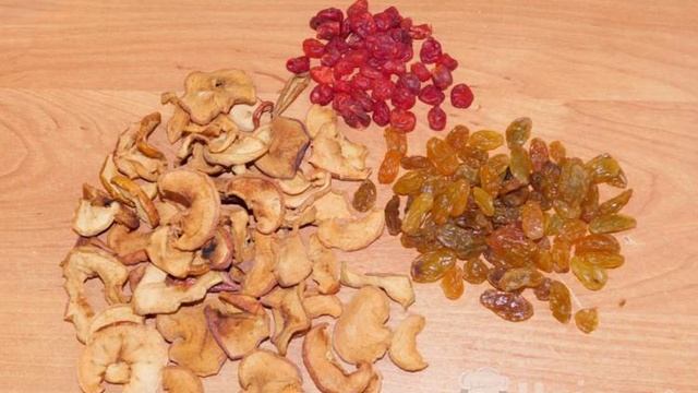 Домашний компот из сушеных яблок