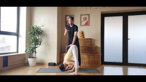 Прасарита Падоттанасана. Как сделать наклон безопасно. Полный разбор асаны