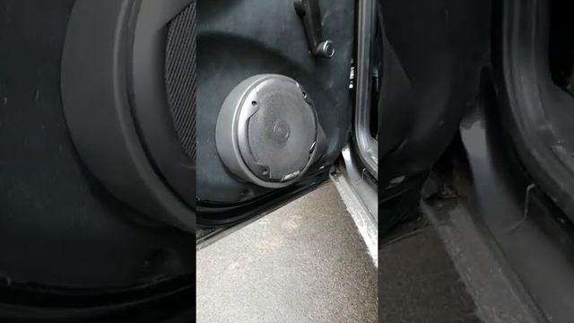 Динамики в задние двери Шевроле Нивы через подиумы