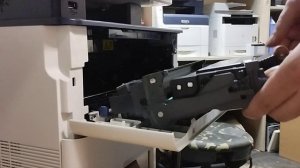 xerox b 235 как достать барабан