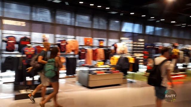 Цены удивили...Cходили в официальный магазин Барселоны.Barcelona Store. Prices Surprised