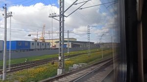 Вид из окна поезда на Санкт-Петербург, по прибытию на Московский вокзал.