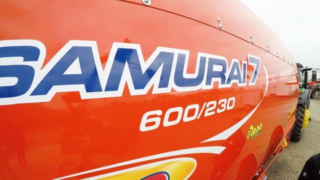 Design, Capacity, and More of the SEKO Samurai 7 Horizontal Mixing Wagon смотреть онлайн