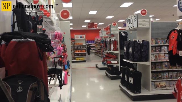 Shoppers react to Target closing in Canada смотреть онлайн