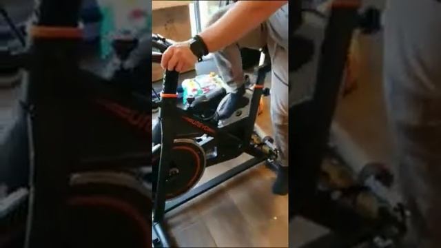 UREVO Exercise Bike,10kg Flywheel Indoor Cycling Bike Review, Very silent easy to change resistance смотреть онлайн