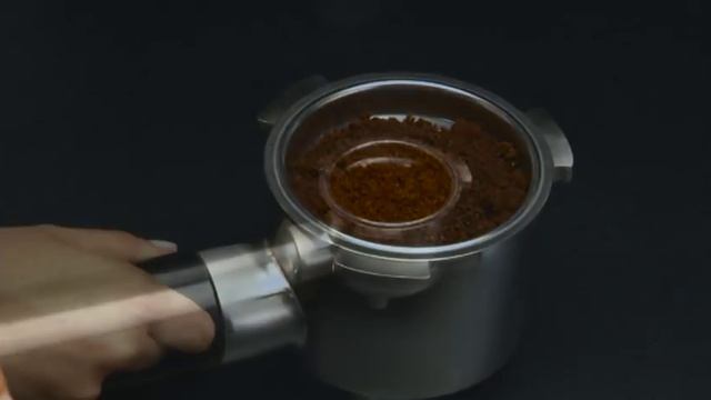 How to make a cappuccino in your De'Longhi EC 860 coffee maker смотреть онлайн