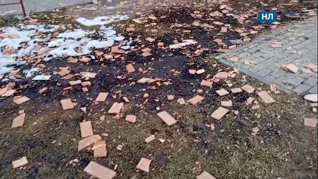 В Липецке на улице Свиридова прохожие боятся «дождя» из кирпичей