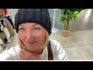 Шопинг  в ТРЦ Европолис с Светланой,Охота за курткой Счастливые дни в СТОКМАНН, в кассу Очередь.