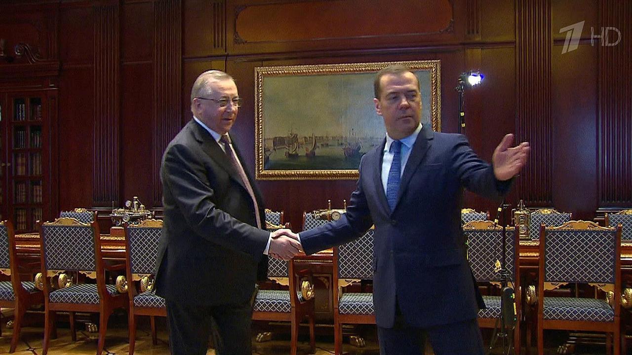 Дмитрий Медведев обсудил работу компании "Транснефть" с главой госкорпорации Николаем Токаревым