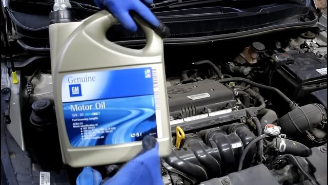 Замена масла и фильтров в двигателе  Hyundai Solaris 2016 года Хендай Солярис 1,6