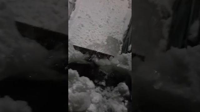 почему зимой течет кровля
