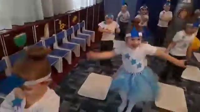 Детское танцевальное творчество "Мы маленькие звезды" смотреть онлайн