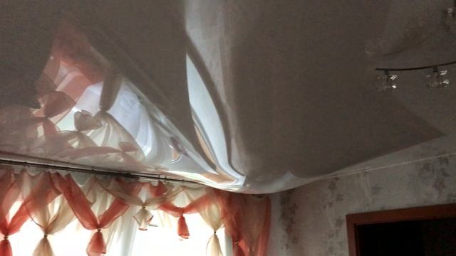 Вода на натяжном потолке смотреть онлайн