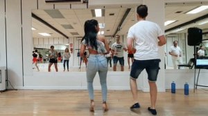 BACHATA DOMINICANA FOOTWORK BASI Y DEISY