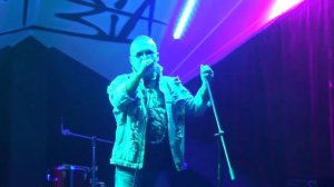 Красная плесень - Слева молот, справа серп. Казань.