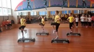 Первые соревнования в Брянске по спортивной степ аэробике среди детей.Команды Фрау Класс.