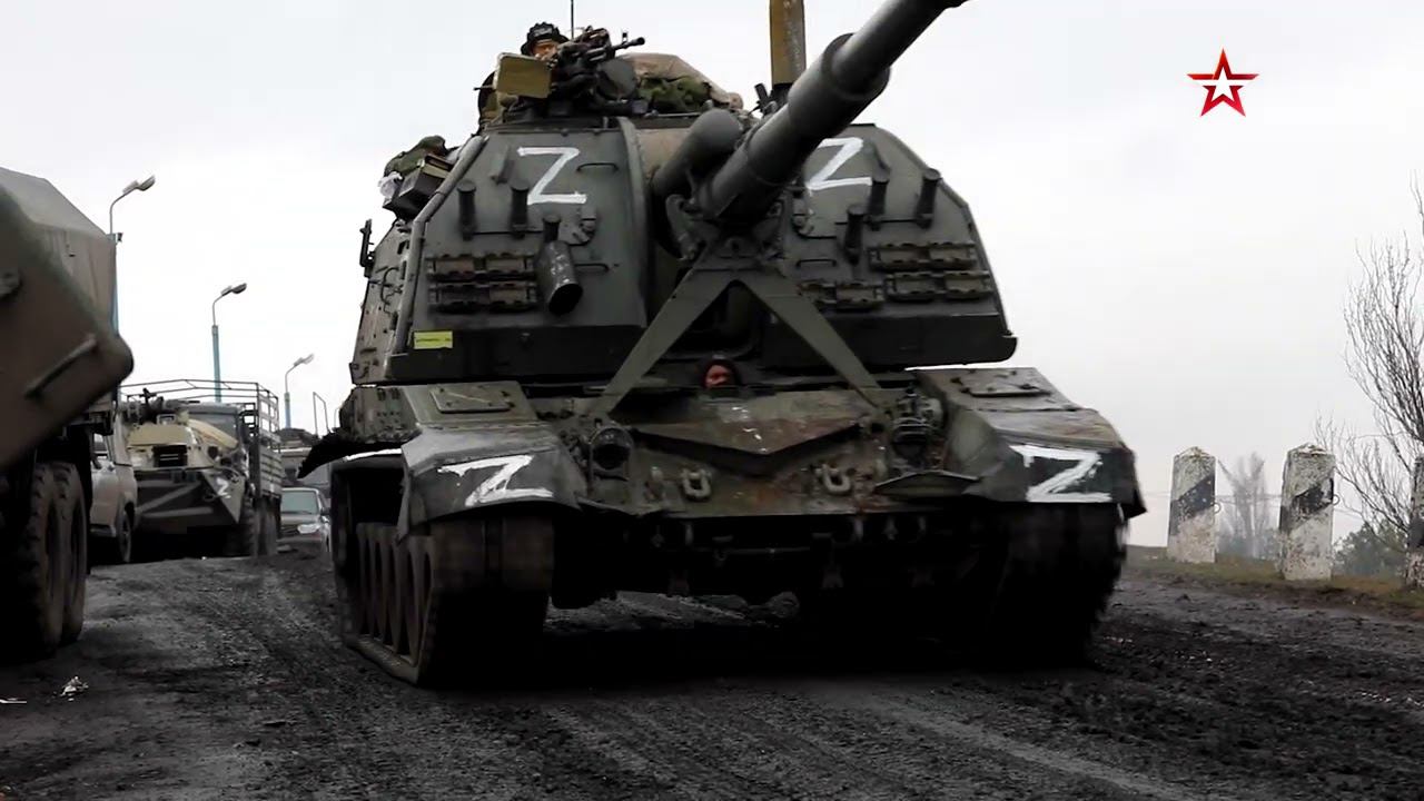 Минобороны РФ показало марш артиллерийских подразделений в ходе проведения спецоперации на Украине