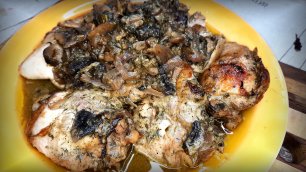 Куриные бедра в духовке в рукаве/ Майонезно-грибной соус