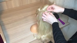 Вечерняя прическа из резинок. Простая прическа на средние волосы.