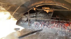 Осторожно! Это очень вкусно! Шашлык из крылышек в Помпейской печи