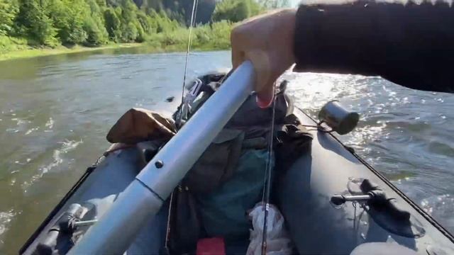 Дикая рыбалка по России. Сплав с ночёвкой без палатки и воды смотреть онлайн