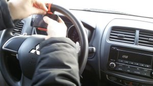 Крепление держатель телефона навигатора в машину на руль Mitsubishi ASX