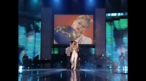 Christina Aguilera: "Candyman" (Live at the 3rd Annual Fashion Rocks 2006)