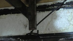 рельса крана для пчел в Кассетном павильоне своими руками