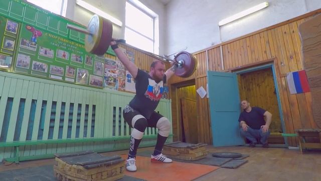 Спорт. Тяжелая атлетика. Weightlifting. Рывок с плинтов 150 кг. на 3 повторения. смотреть онлайн