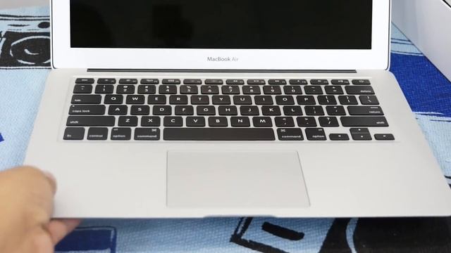 Apple Macbook Air 2013 Unboxing - PhoneRadar смотреть онлайн