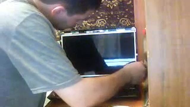 Замена дисплея на ноутбуке ASUS K50IN смотреть онлайн