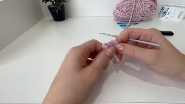 Как провязать столбики без накида и сделать кольцо аммигуруми? Видео для новичков