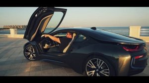 Эрик Давидыч вылазит из BMW I8.Ржач!)))