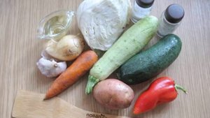 Овощное рагу с картофелем и кабачками