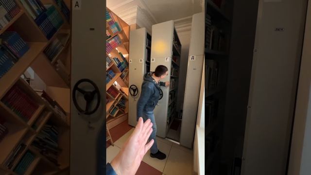 Самодельный шкаф для библиотеки #дизайнер #вип #дизайн #отделка #подключ #ремонт #construction смотреть онлайн