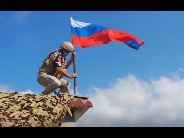 Военная полиция РФ и армейская авиация патрулируют сирийский город Эль-Камышлы