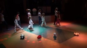 Снится сон. Эстрадный танец.