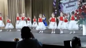 Танець на День учителя "Само совершенство "