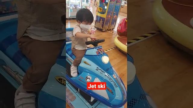 Jet ski #น้องซูชิ #zushisocute #babycute #baby